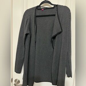 Vince Camuto Black and Gray Chevron Cape
